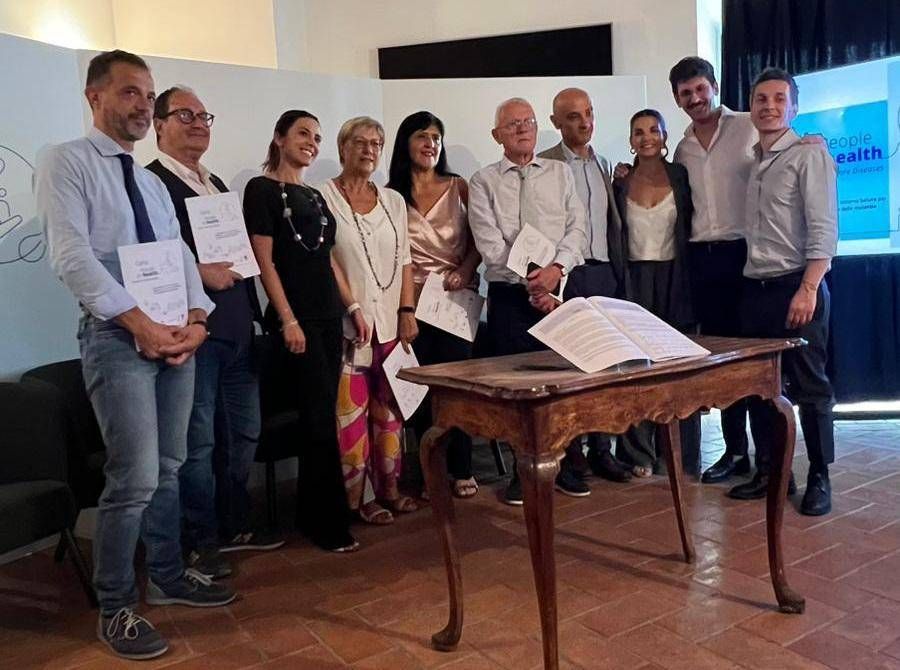 Firmata La Carta People In Hea