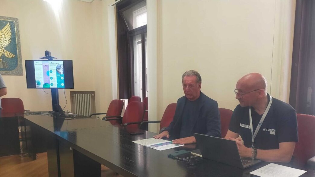 Formarsi Di Schiume E Mucillag