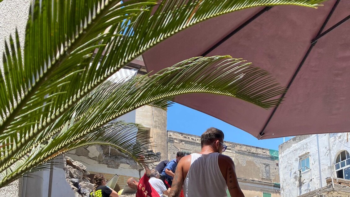 Forte Esplosione Con Crollo Pa