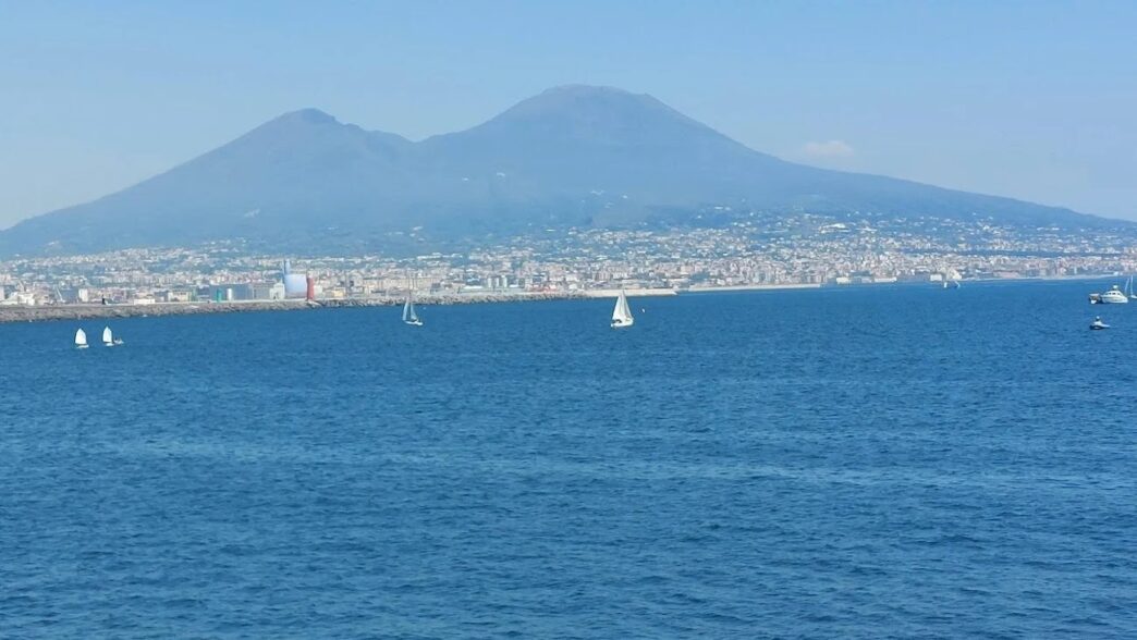 Forte Vento E Mare Agitato Blo