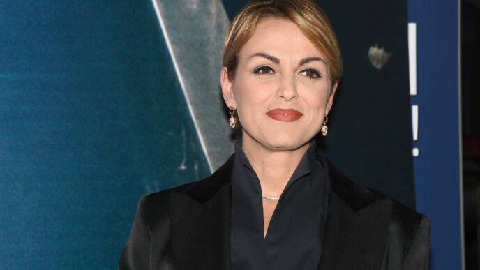 Francesca Pascale Critica Elly