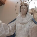 Gina Forina Rinnova L’abito Della Madonna Nella Parrocchia Di Canosa Di Puglia A 81 Anni