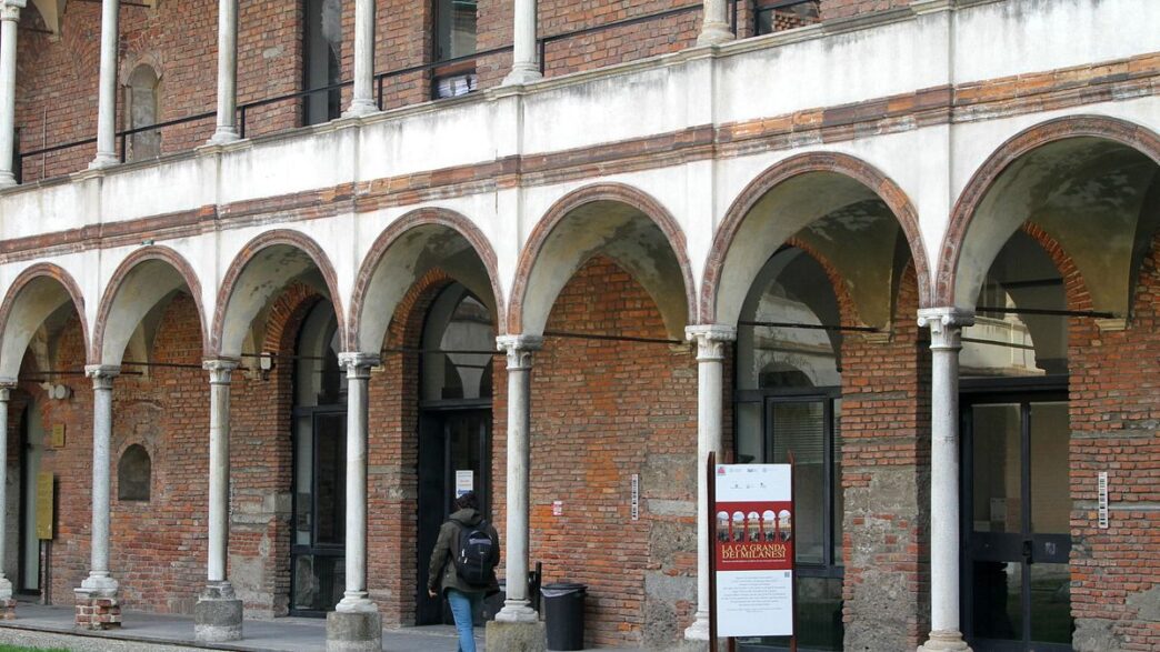 Giovani Italiani Alle28099Estero2C N