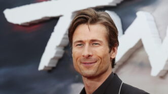 Glen Powell In Fuga Nel Nuovo