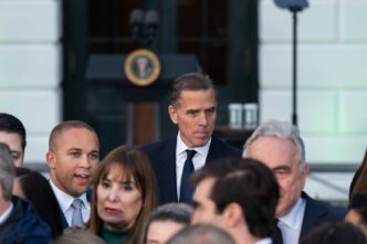 Hunter Biden Attacca George Cl