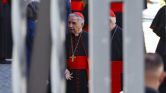 Il Cardinale Becciu Presenta U