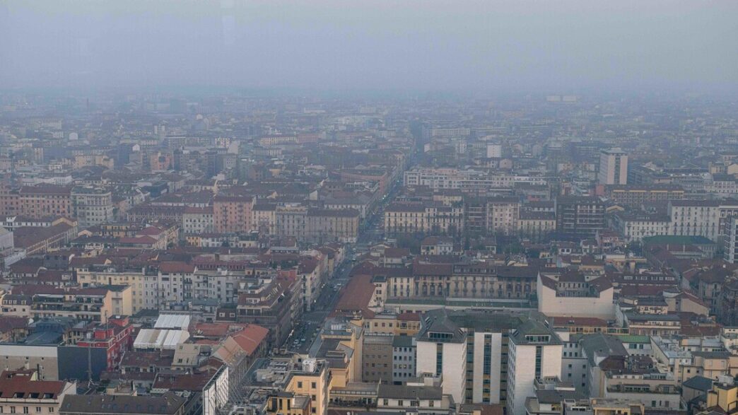 Il Comune Di Milano Vieta Le28099Au
