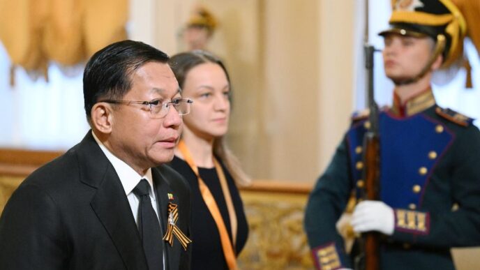Il Generale Min Aung Hlaing Fe