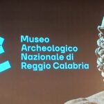 Il Museo Archeologico Nazionale Di Reggio Calabria Presenta Un Nuovo Logo Per I Bronzi Di Riace E Il Rilancio Internazionale