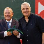 Il Prefetto Michele Di Bari Premiato A Napoli Per Il Contributo Alla Città Durante Il Pizza Village 2025