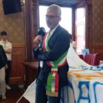 Il Sindaco Cassi Lascia Il Civismo E Approda A Forza Italia: La Reazione Politica A Ragusa