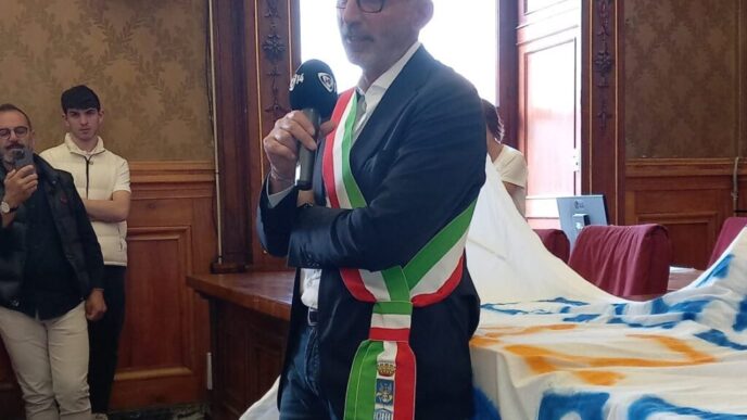 Il Sindaco Cassi Lascia Il Civ