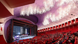 Il Teatro Regio Di Torino Apre