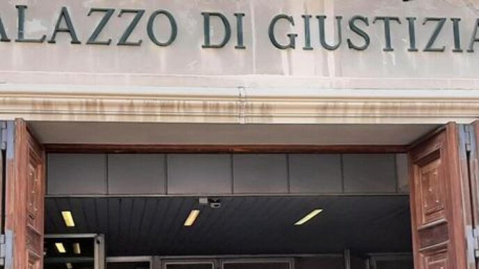 Il Tribunale Di Ancona Limita