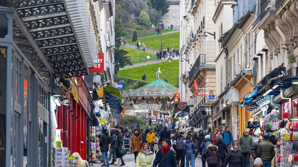 Il Turismo Eccessivo A Montmar