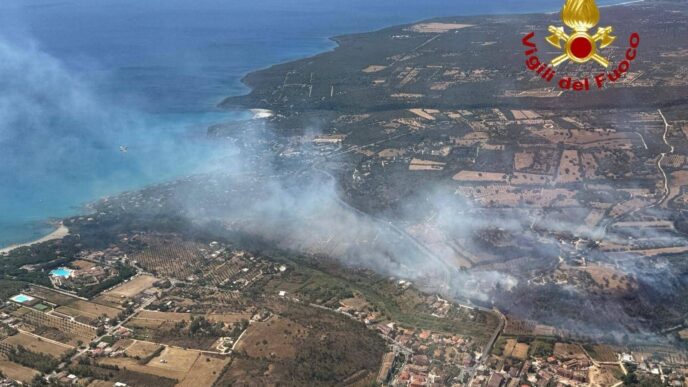 Incendio A Orosei Provoca Evac