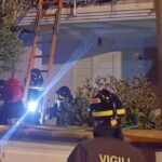 Incendio A San Mauro Pascoli: Famiglia Si Rifugia Sul Tetto Prima Del Salvataggio Dei Vigili Del Fuoco