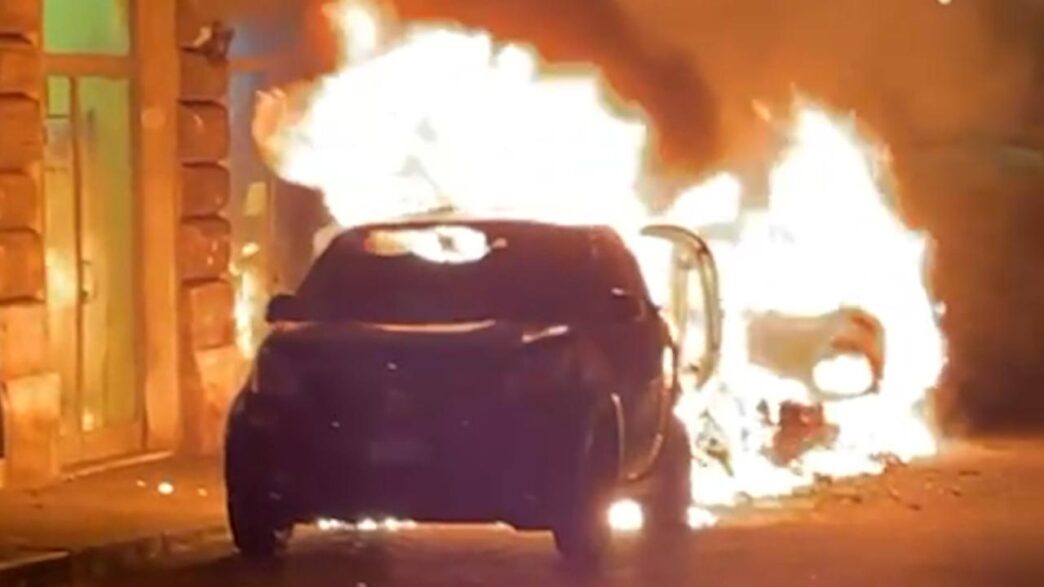 Incendio Distrugge Audi A3 A T