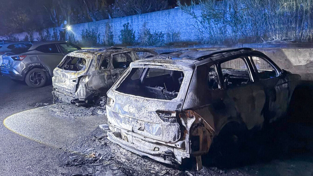 Incendio Doloso Distrugge Tre