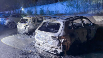 Incendio Doloso Distrugge Tre