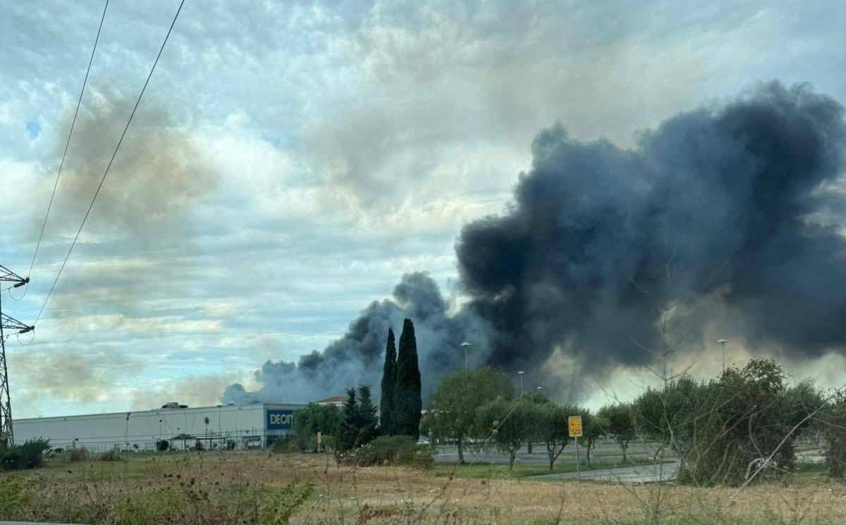 Incendio In Un Deposito Di Pao