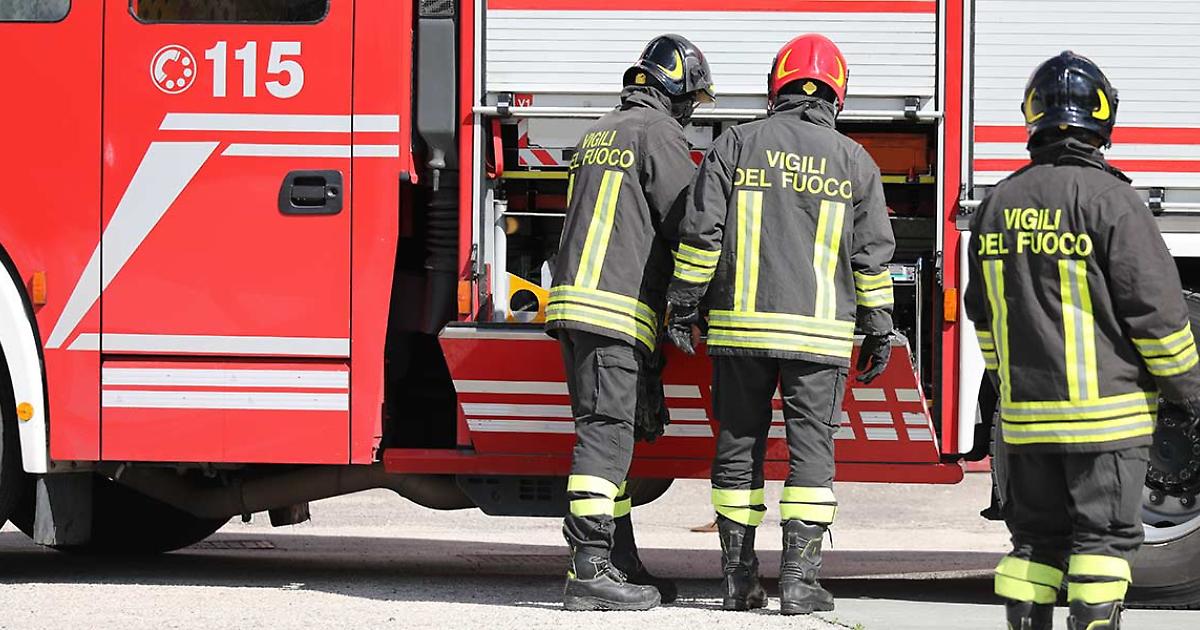 Incendio Nel Bar Del Portico A