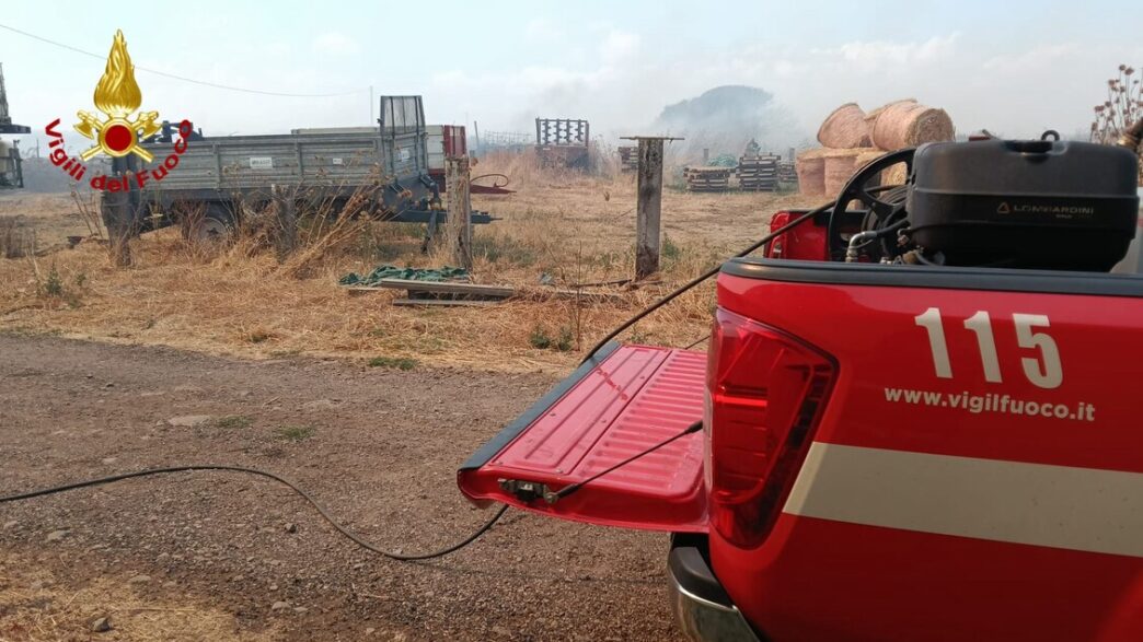 Incendio Nelle Campagne Di Sin