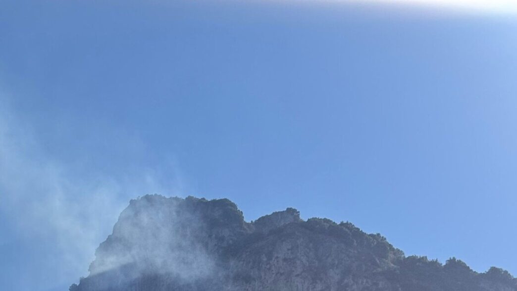 Incendio Vicino Alla Scala Fen