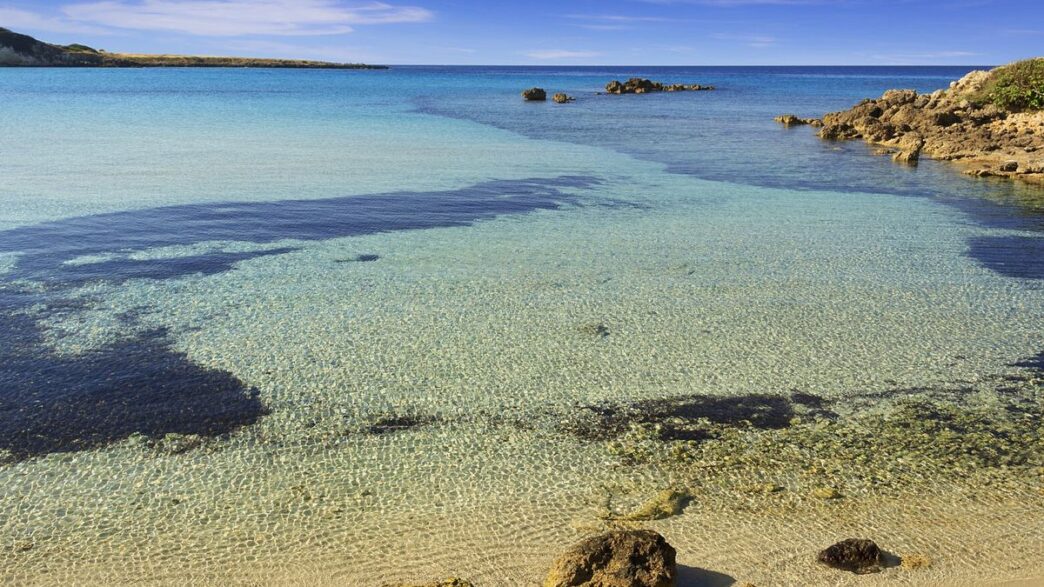 La Costa Lucana Tra Scogliere