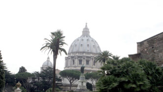 La Farmacia Vaticana Apre Una