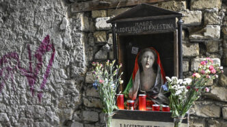 La Madonna Addolorata Si Veste