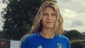 La Maglia Azzurra Che Unisce G