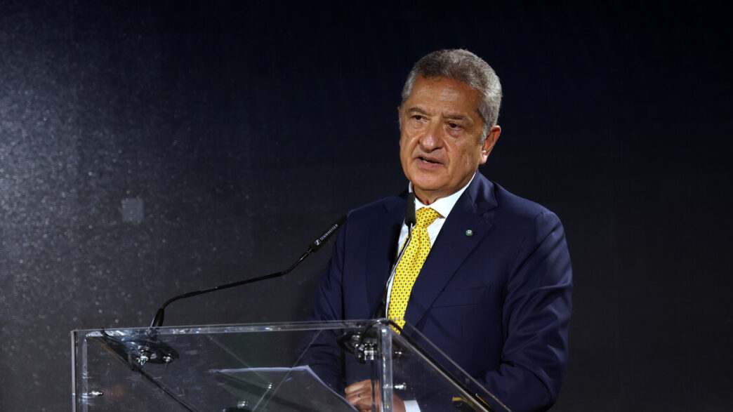 La Politica Monetaria Nei Pros