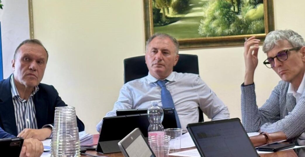 La Provincia Delle28099Aquila Stanz