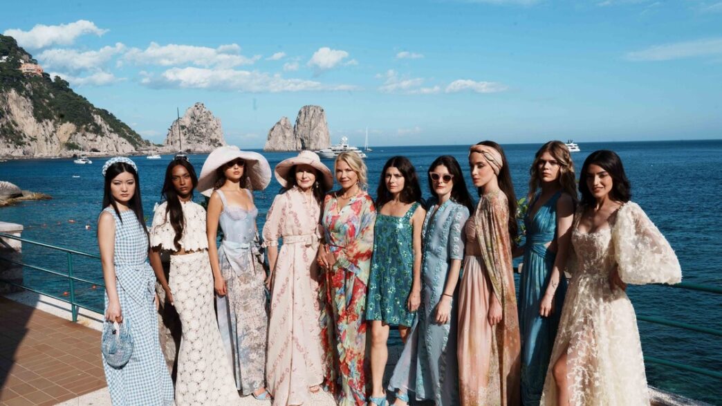 Luisa Beccaria Sfila A Capri P