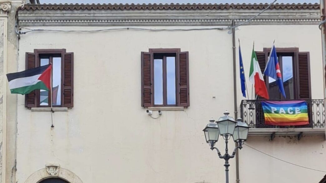Macchiagodena Mette La Bandier