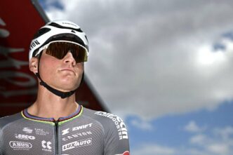 Mathieu Van Der Poel Costretto
