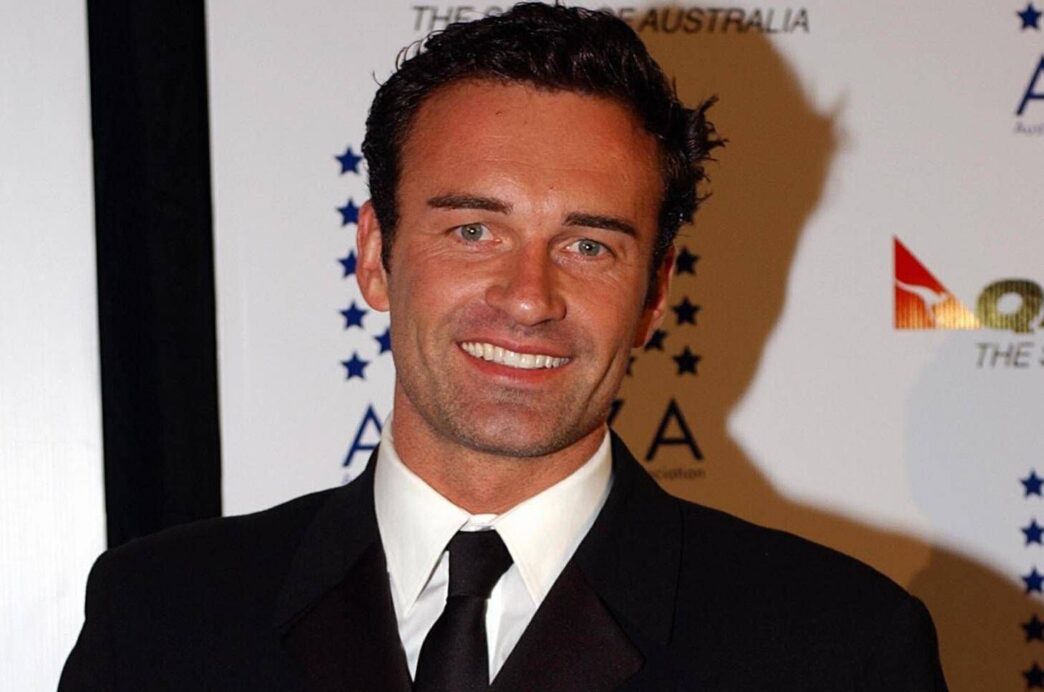 Morto Julian Mcmahon2C Attore A