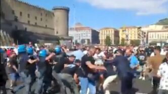 Napoli In Protesta Per Il Clic