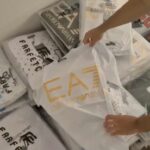 Nel Vesuviano Smantellato Un Vasto Traffico Di Abbigliamento Contraffatto E Droga Con Un Arresto