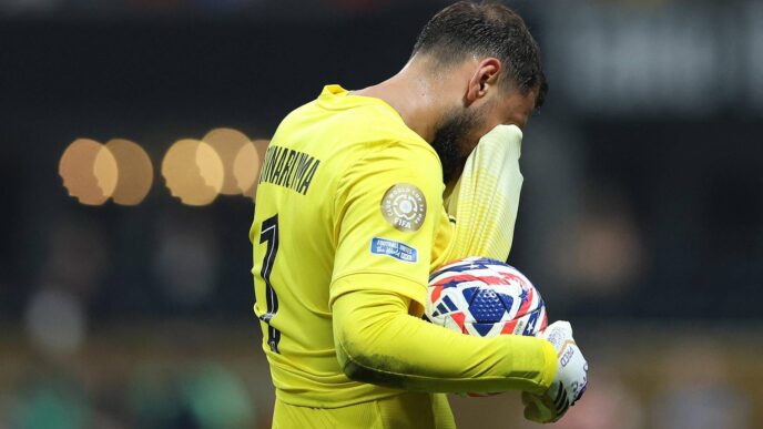 Neuer Accusa Donnarumma Dopo I