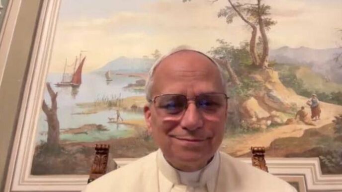 Papa Leone Xiv Parla Con Buzz