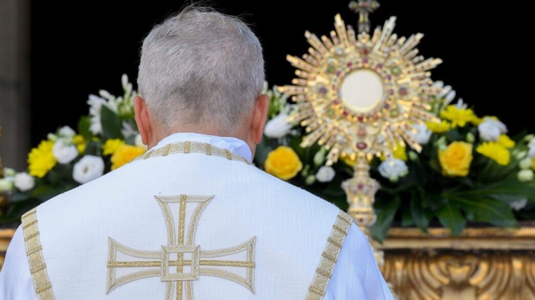 Papa Leone Xiv Richiama La Cen