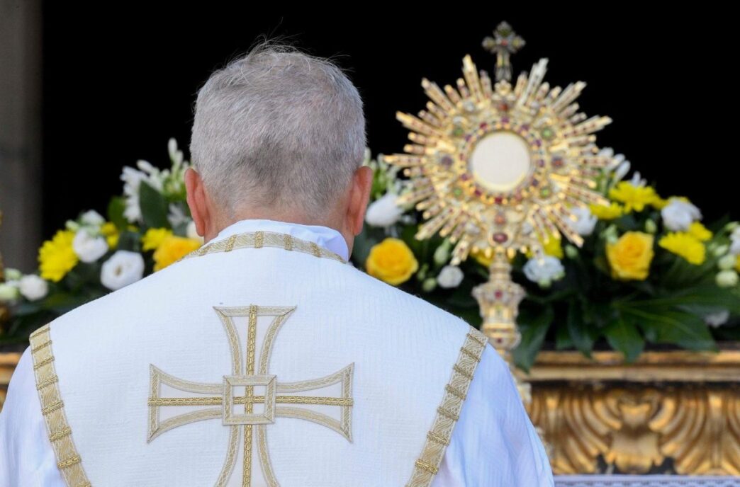 Papa Leone Xiv Richiama La Cen