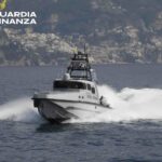 Peschereccio Sorpreso A Pescare Con Reti A Strascico Vicino Ai Faraglioni Di Capri Multa E Sequestro