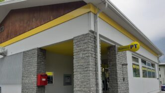 Poste Italiane Chiude Il Primo