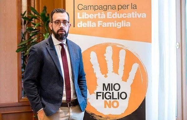 Pro Vita 26 Famiglia Applaude L