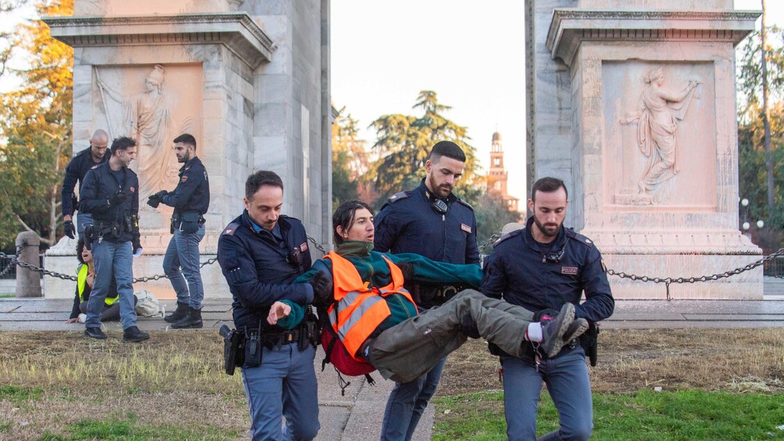 Processo A Milano Per Gli Undi