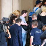 Processo A Berlino Contro Medico Palliativista Accusato Di Aver Ucciso 15 Pazienti Con Overdose E Incendi Dolosi