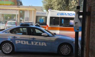 Ragazza Minaccia Di Lanciarsi